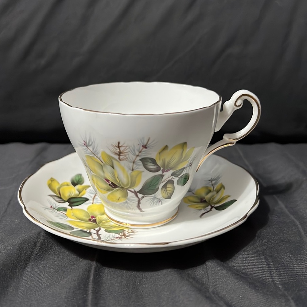 Vintage Regency Yellow Flower Tea Cup w/Saucer. Bine China. Made in England.